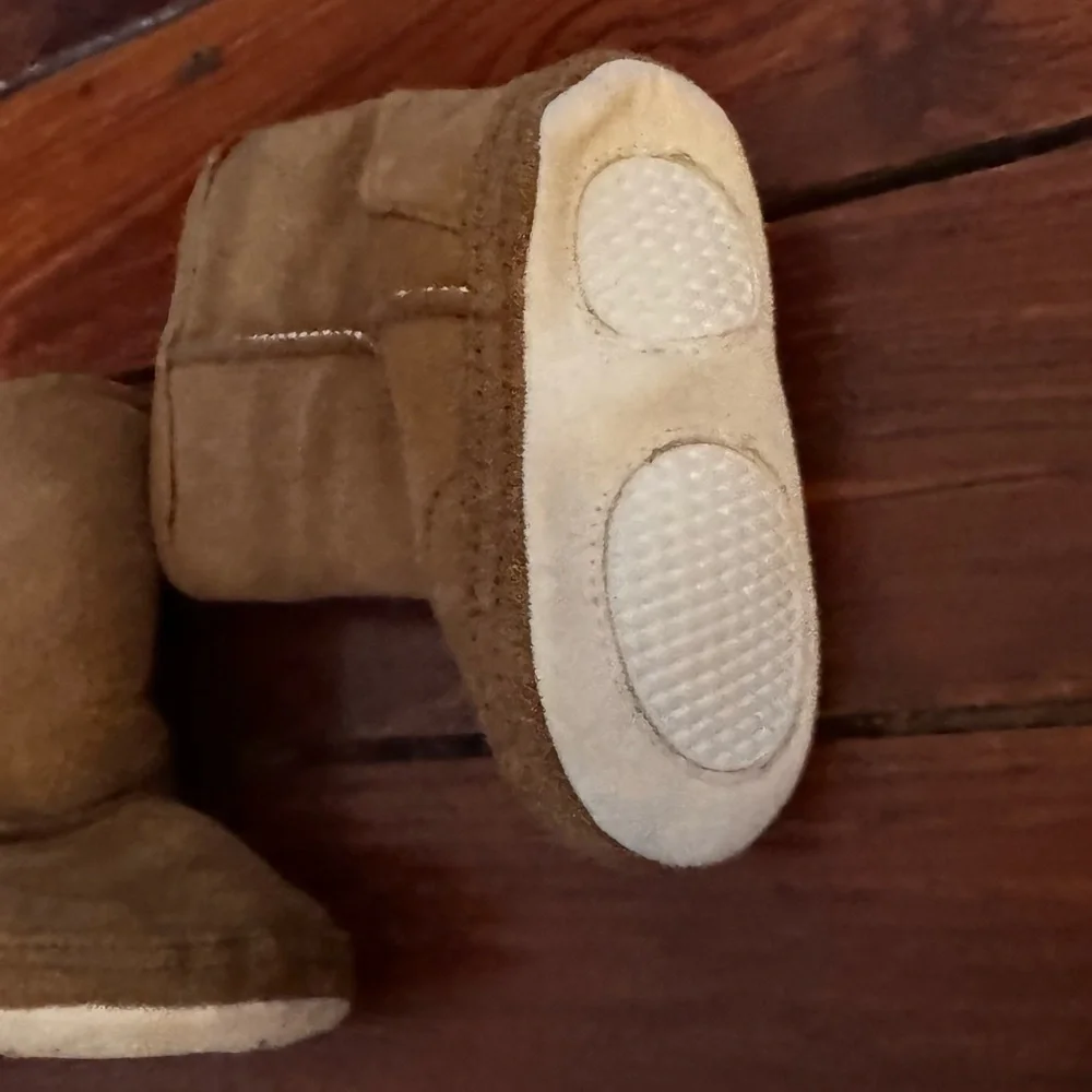 Tan Baby Boots with Faux Fur Inside Size 12-18 Months